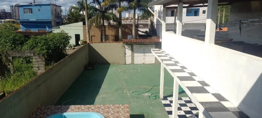 Ótima casa com piscina em Praia Grande