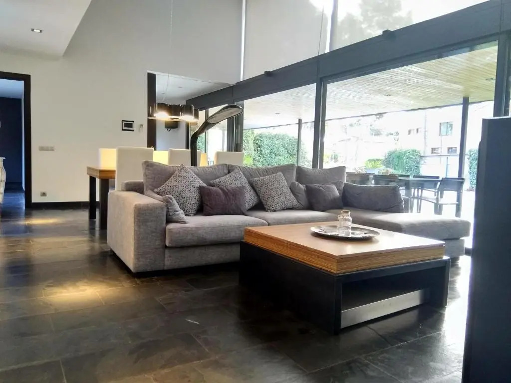 VILLA DEL BOSQUE
