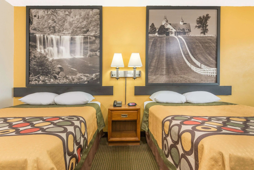 Super 8 by Wyndham Williamsburg