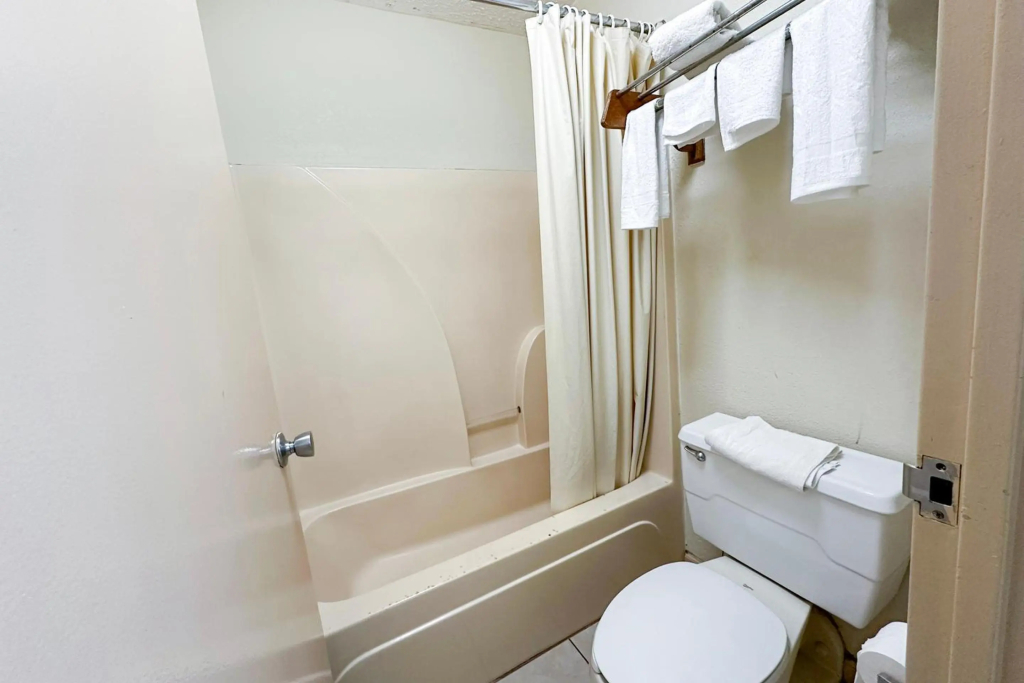 Super Inn & Suites by OYO Milledgeville