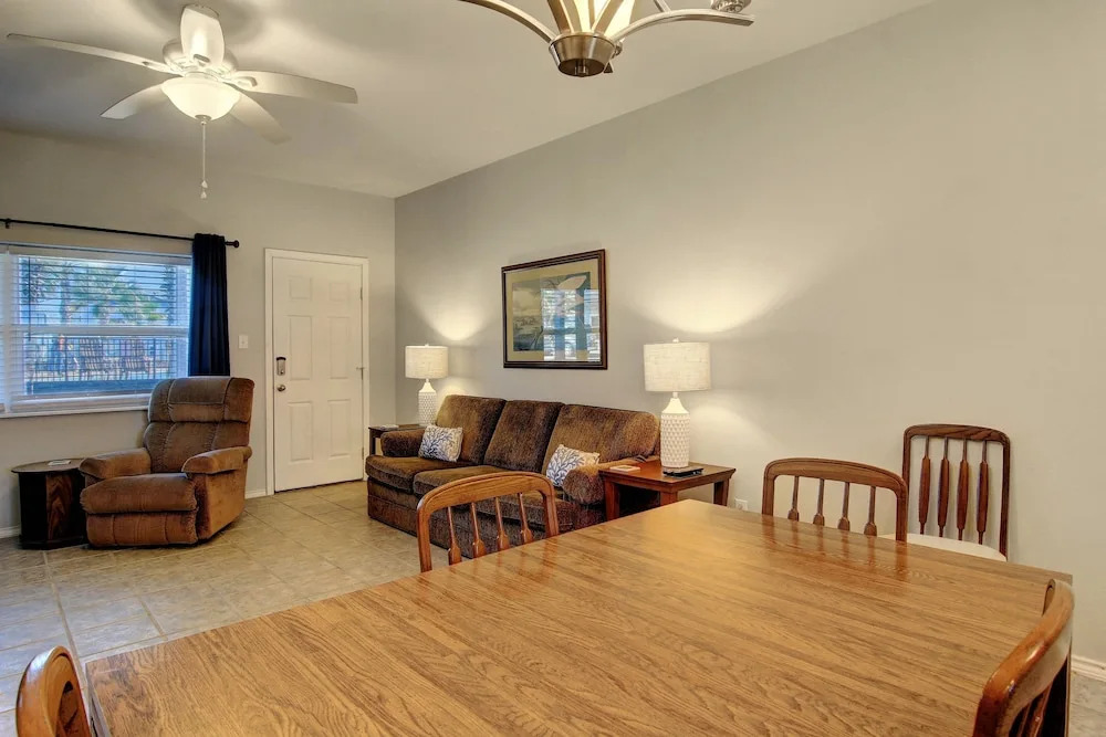 Turtle's Pace Siv5 2 Bedrooms 2 Bathrooms Condo