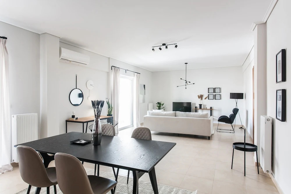 UPSTREET Superb & Comfy 2 BD Apt-Marousi