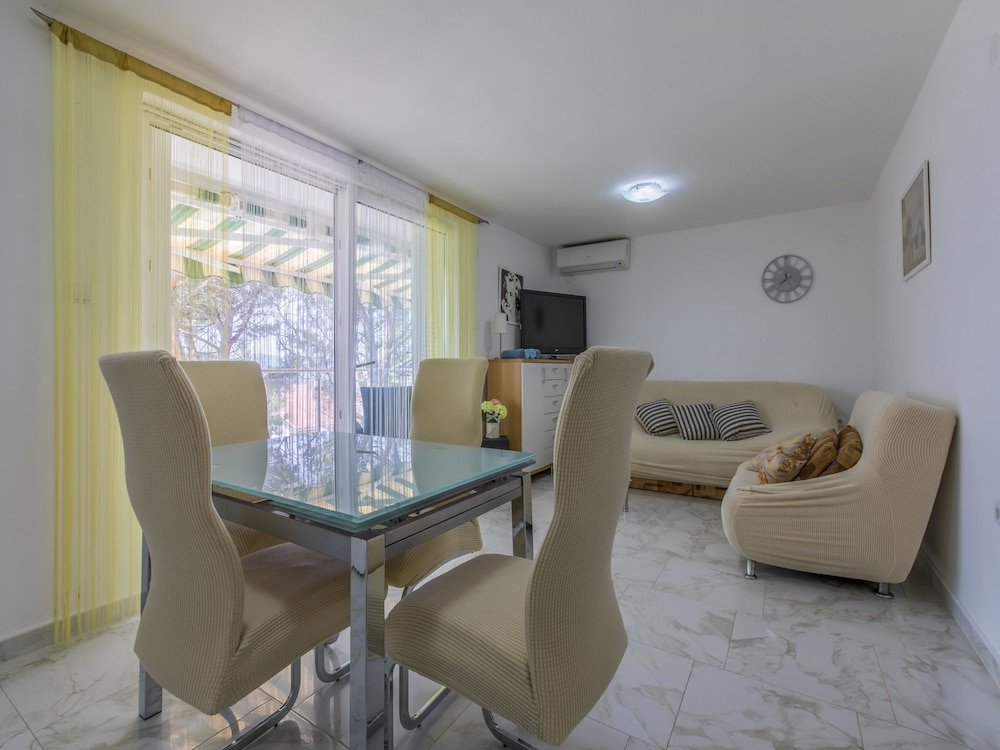 Apartment Cherry 2