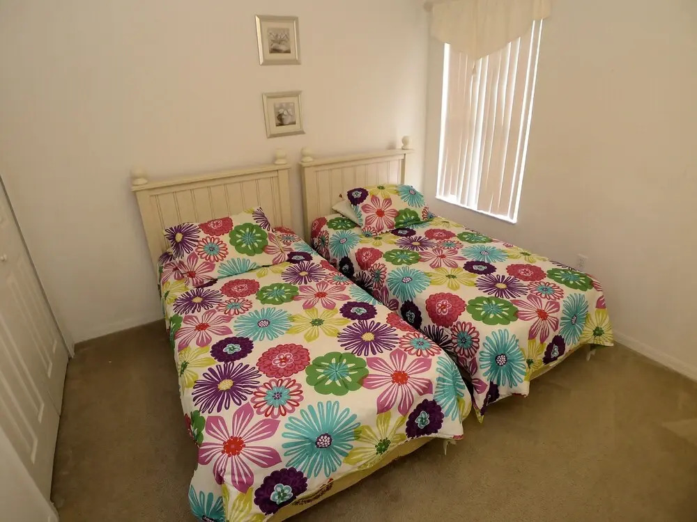 5 Bed Pool Home On Gated Community 1027