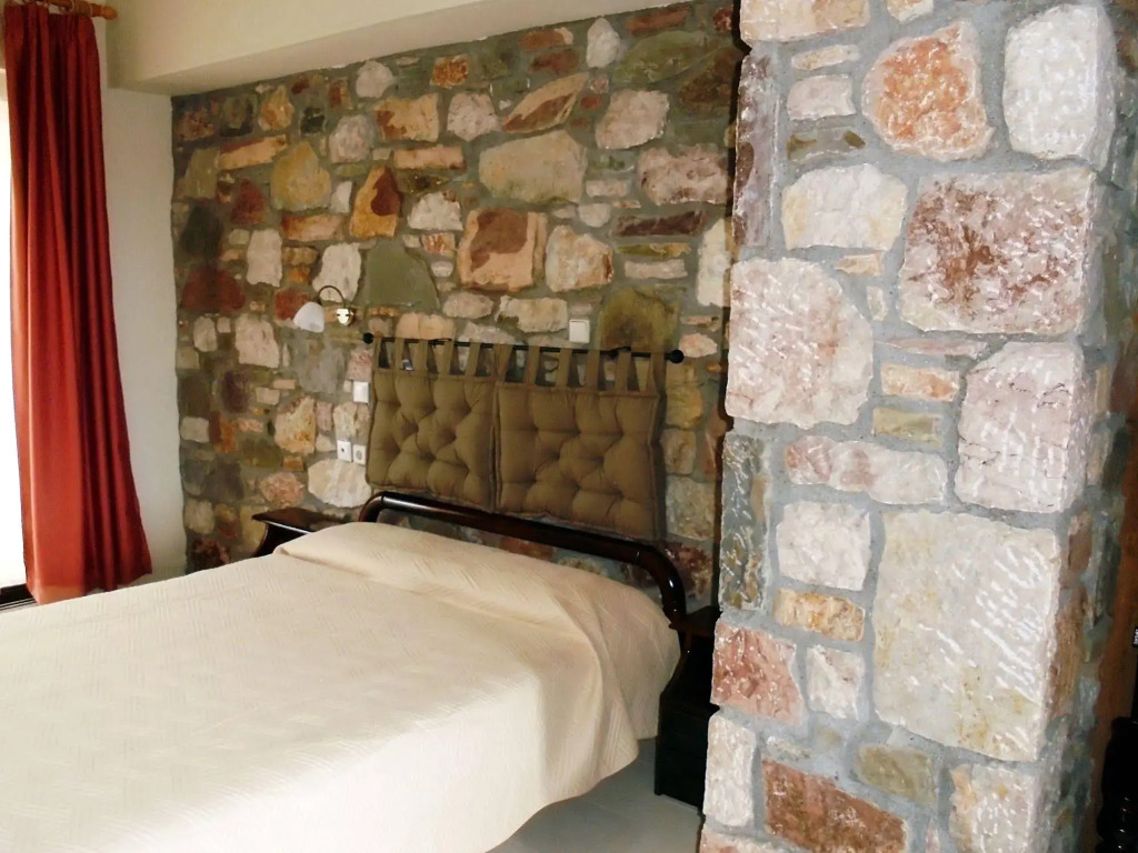 Ataviros Hotel