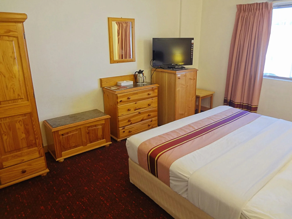 Grand Ambassador Hotel