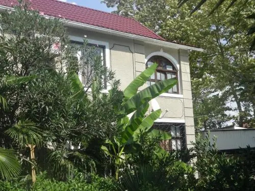 Guest House on Plodovaya 2