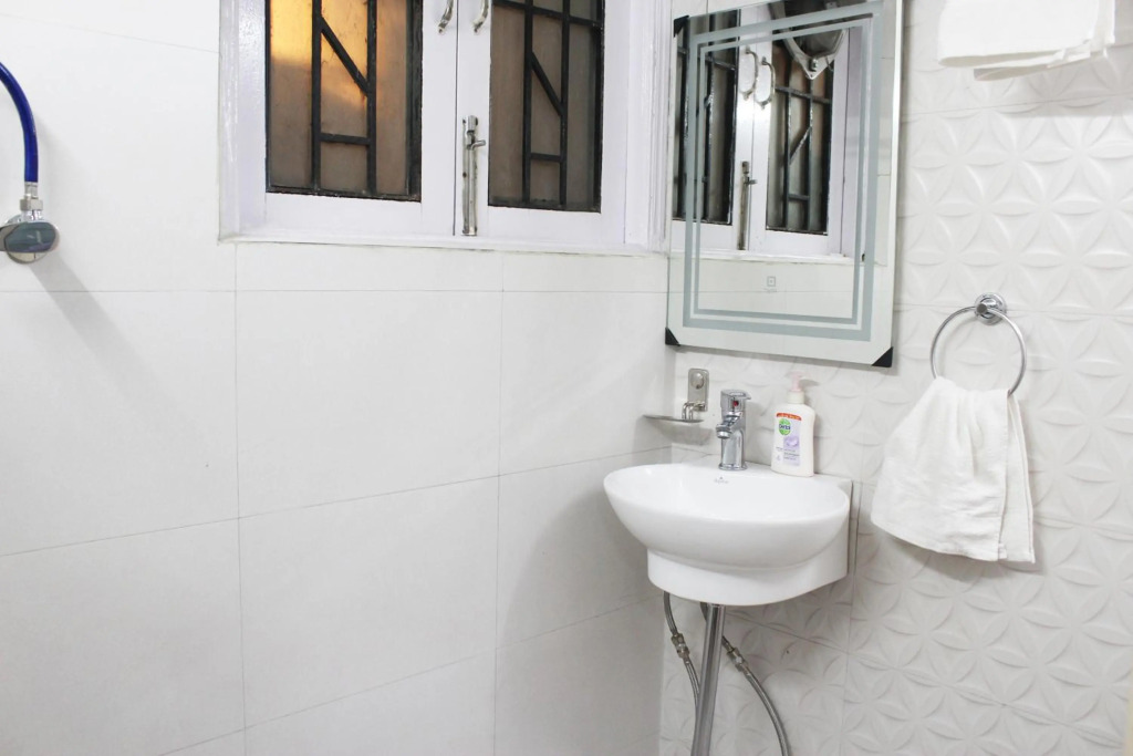 Furnished 1 Bedroom Independent Apartment 1 in Greater Kailash 1 Delhi