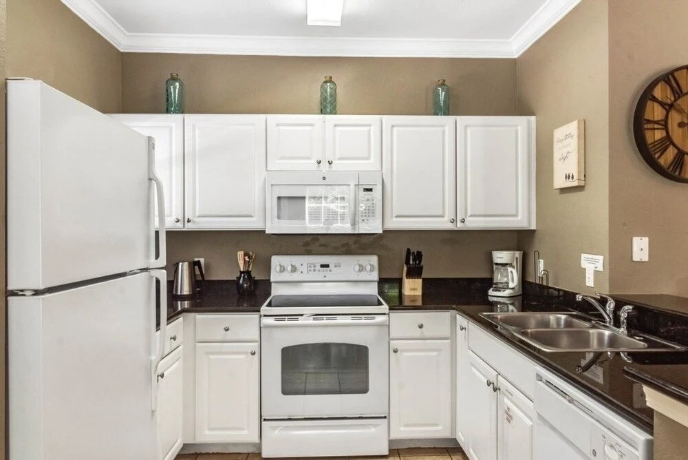 Amazing 4 Bedrooms Townhome 2402