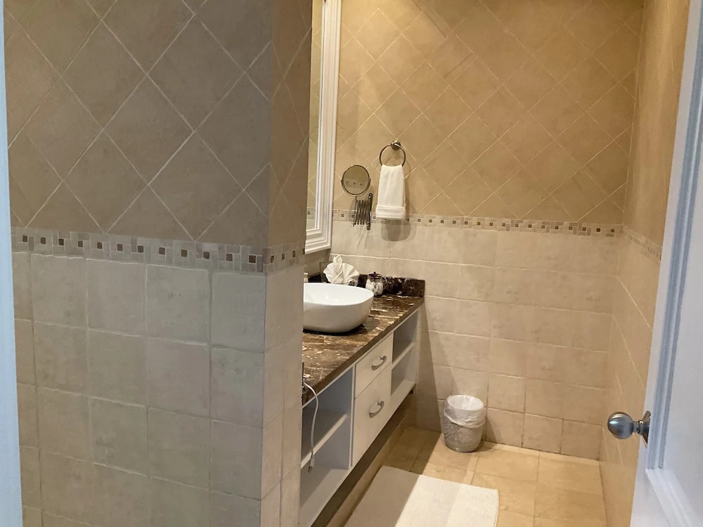 "srvittinivillas Lc01  Resorts / Spacious/ Family/ Group/ Best Loc"
