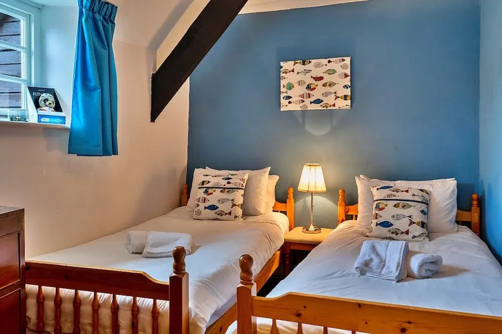 1 Bedroom Cottage in Stogursey, No Deposit