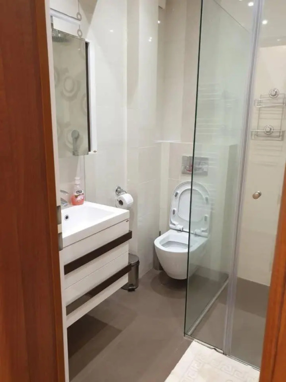 Luxury 2 bedroom,2 bathroom apart ,free parking