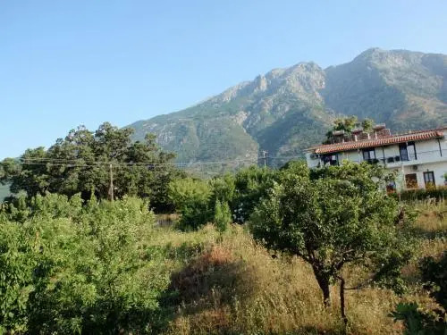Meraklis Rooms