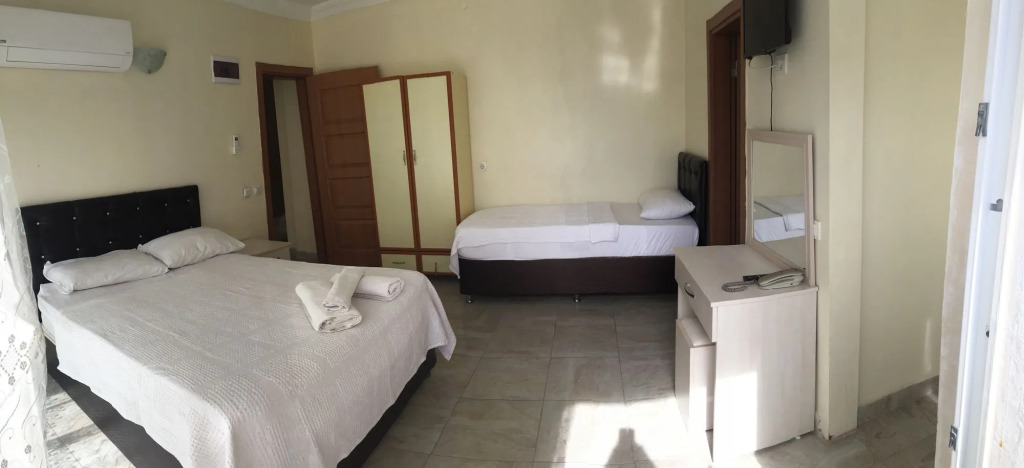 Holiday Hotel