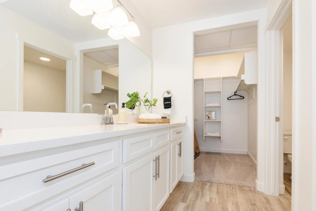 New Designer Townhome w Trailer Parking Games