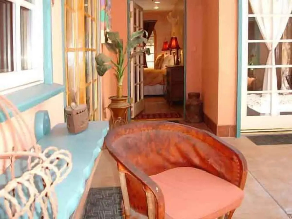 Coyote Inn - 21 and Over - A Town & Desert Boutique Hotel
