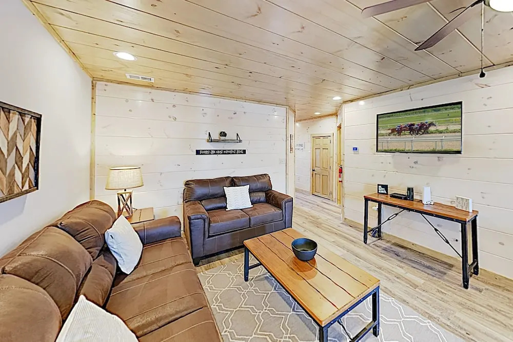 New Listing! New-build 2-unit W/ 2 Hot Tubs 4 Bedroom Duplex