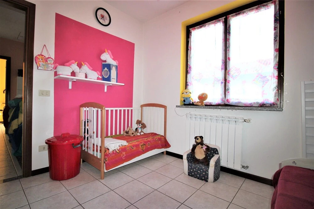 Rainbow House on Lake Orta With Parking and Private Garden