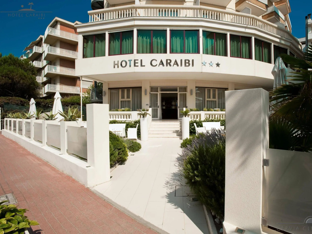 Hotel Caraibi - Breakfast Until 11-00 and Dinner-Mirabilandia Partner