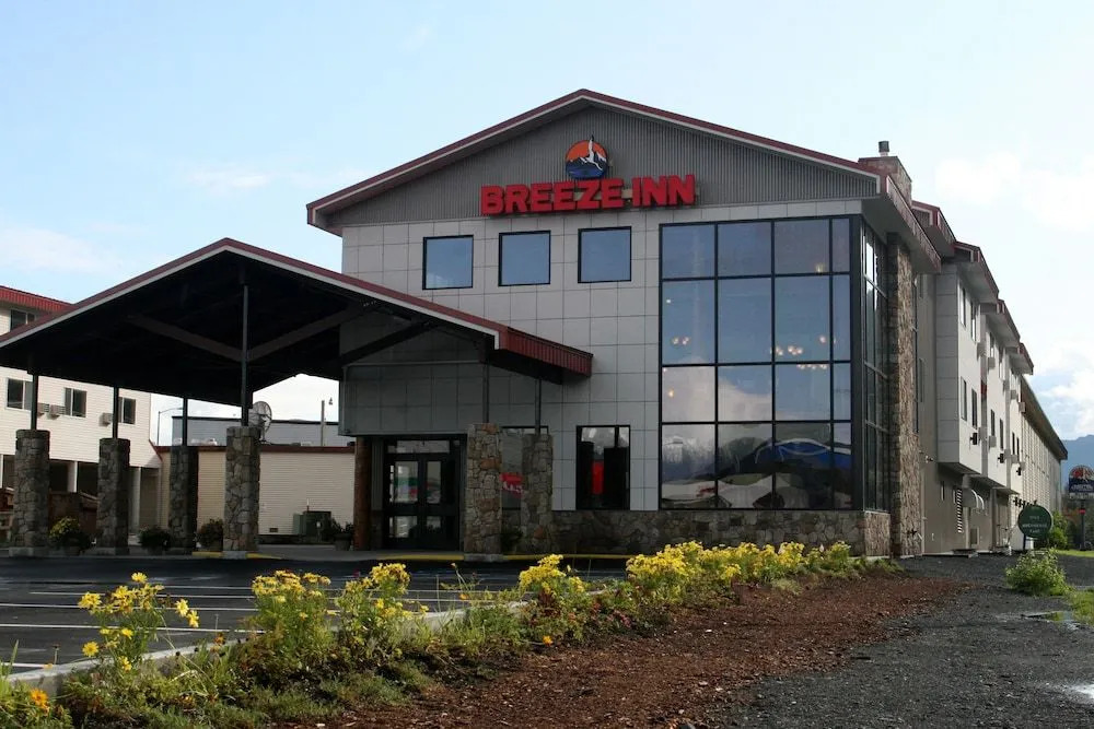 Breeze Inn Hotel & Motel