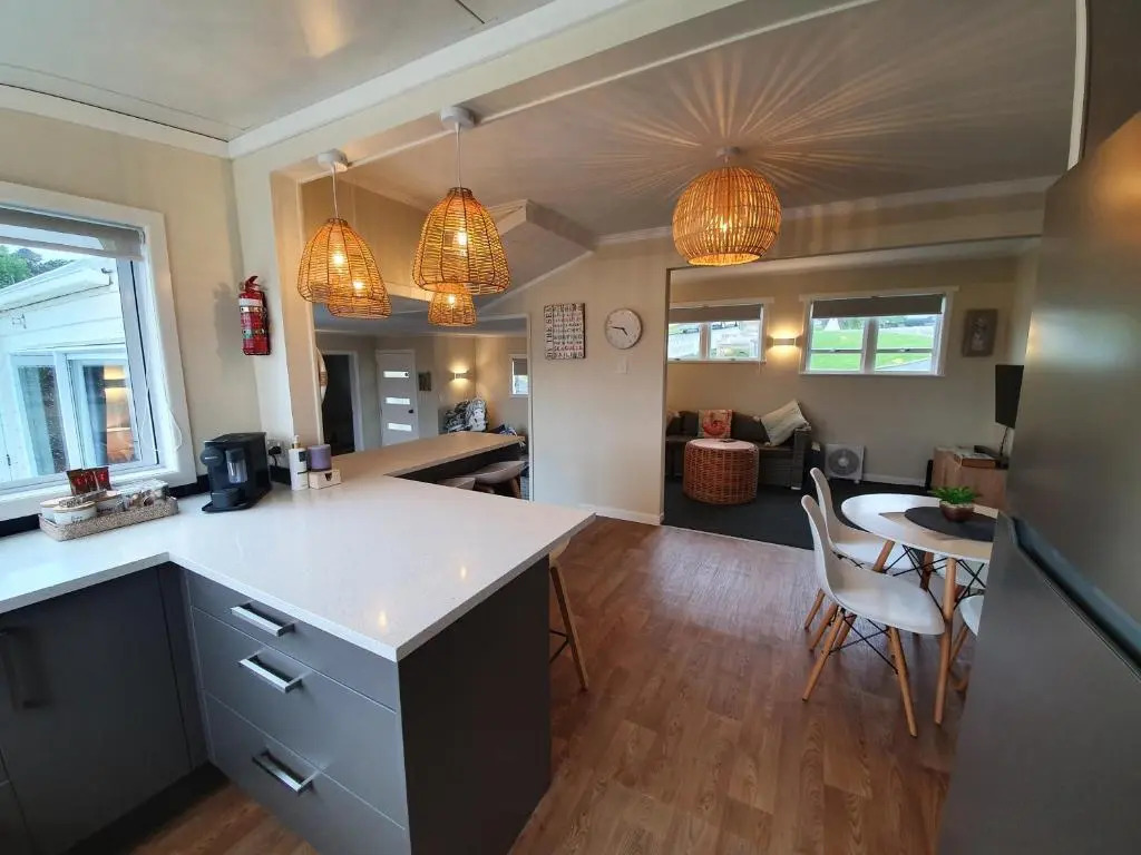 Stanmore Bay Beachfront Cottage