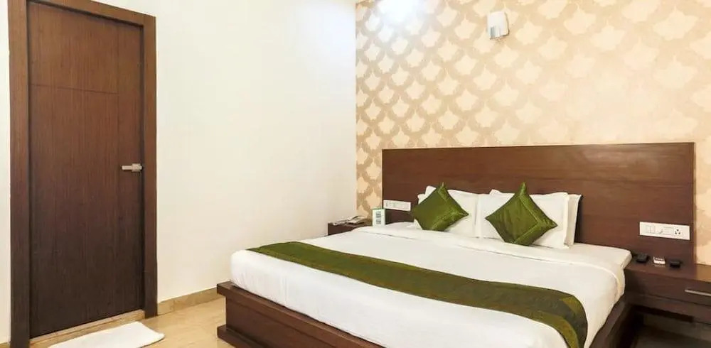 Hotel Heaven Resorts