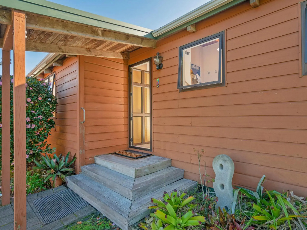 Sea Breeze Sanctuary - Pauanui Holiday Home