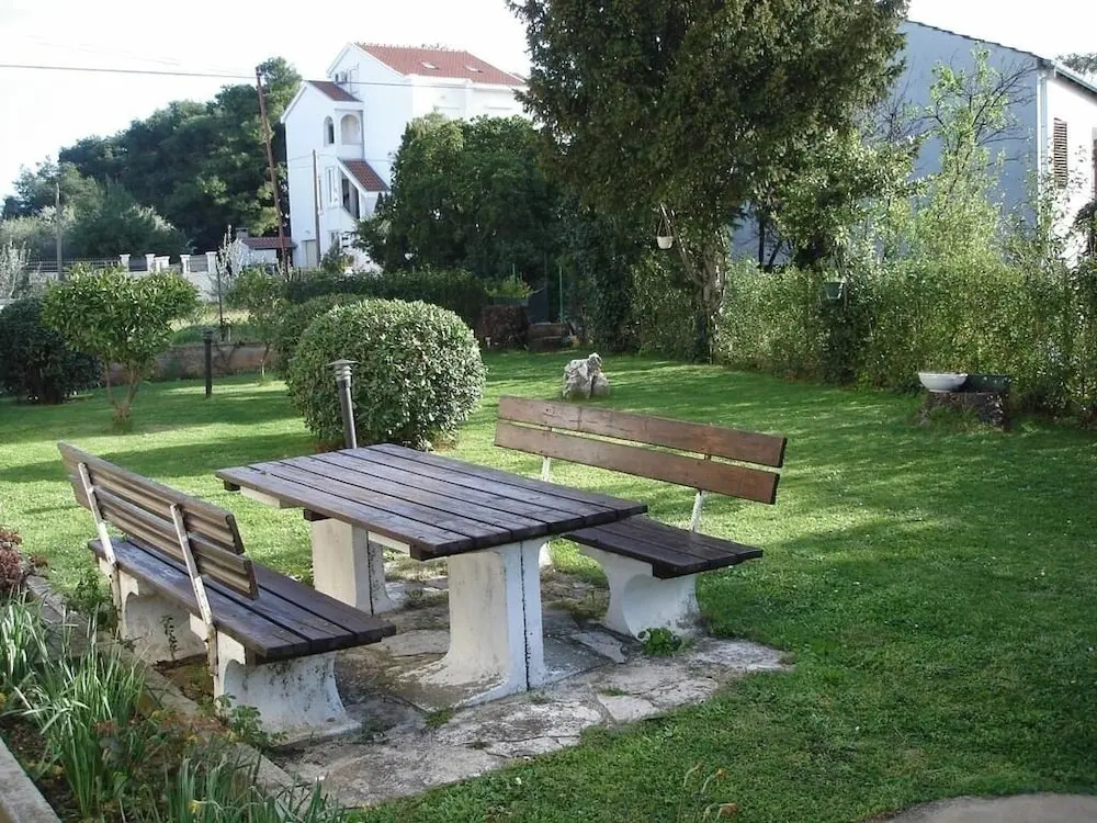Apartments Sestan