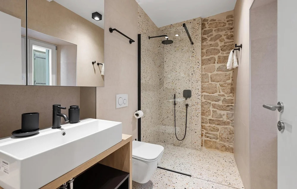 Amazing Home in Sibenik With Wifi and 3 Bedrooms
