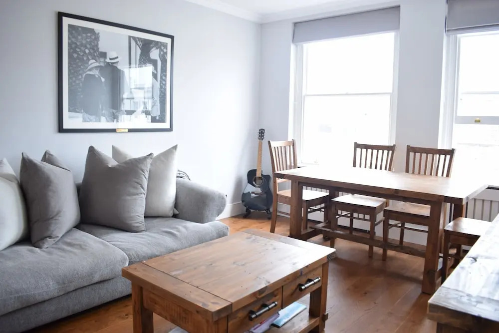 2 Bedroom Flat In Central London