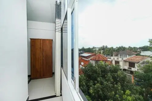 OYO 361 Grand Rovinka Hotel