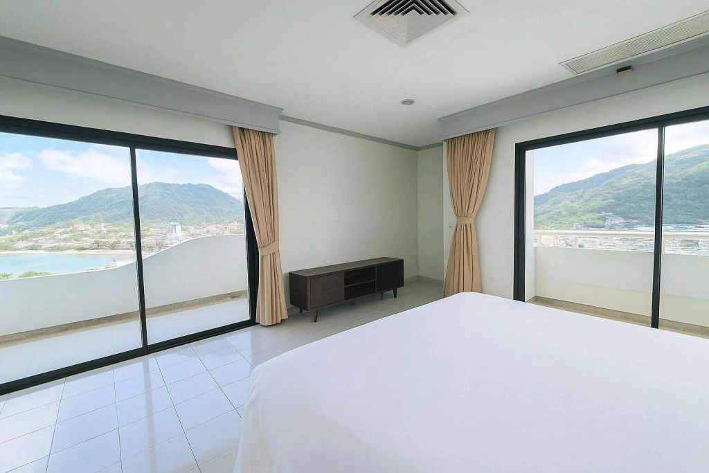 Patong Beachfront Tower 3 BR Penthouse