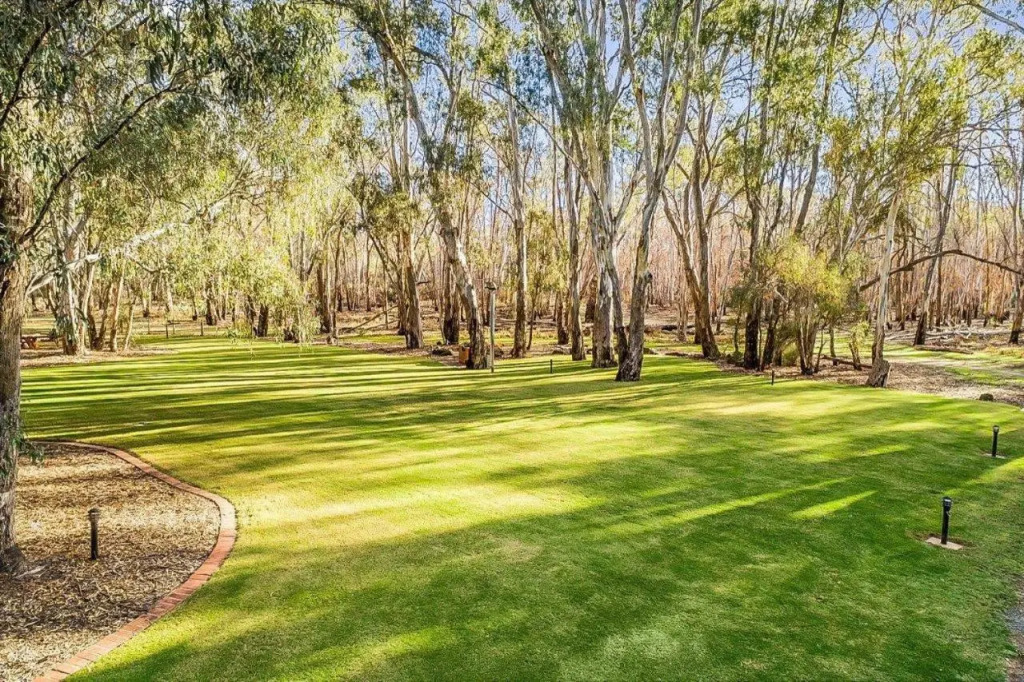 Elements - Echuca Holiday Homes