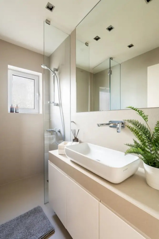 2BD Sunny Condo Close to the Beach