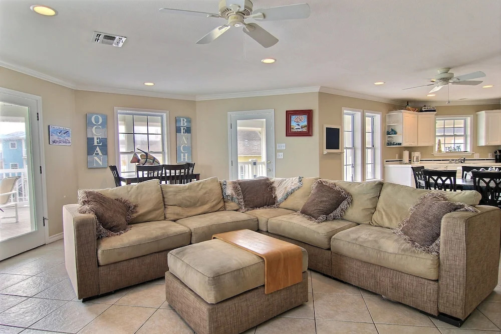 Holiday Beach House 3Br Home