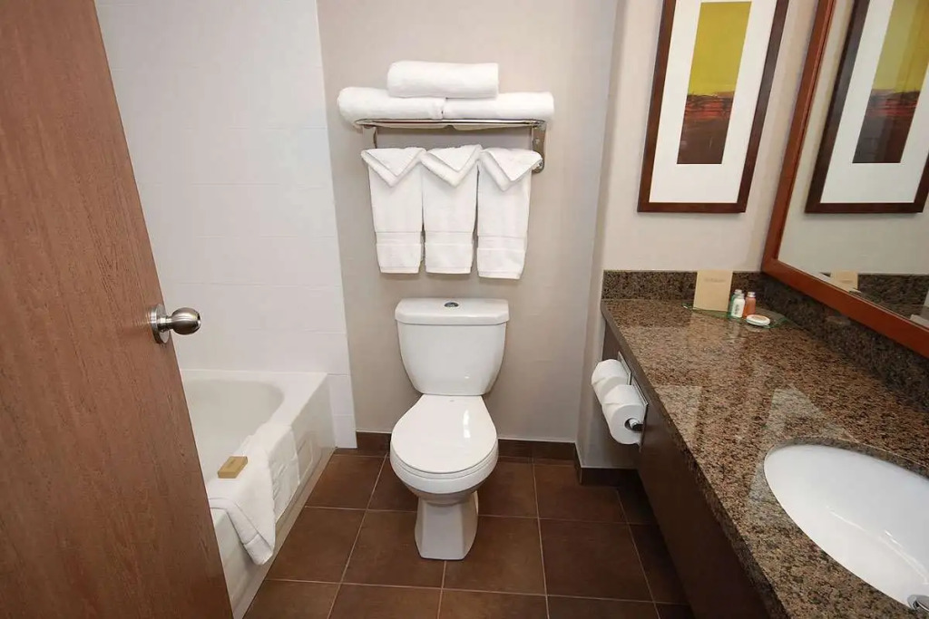 Home Inn & Suites Regina East