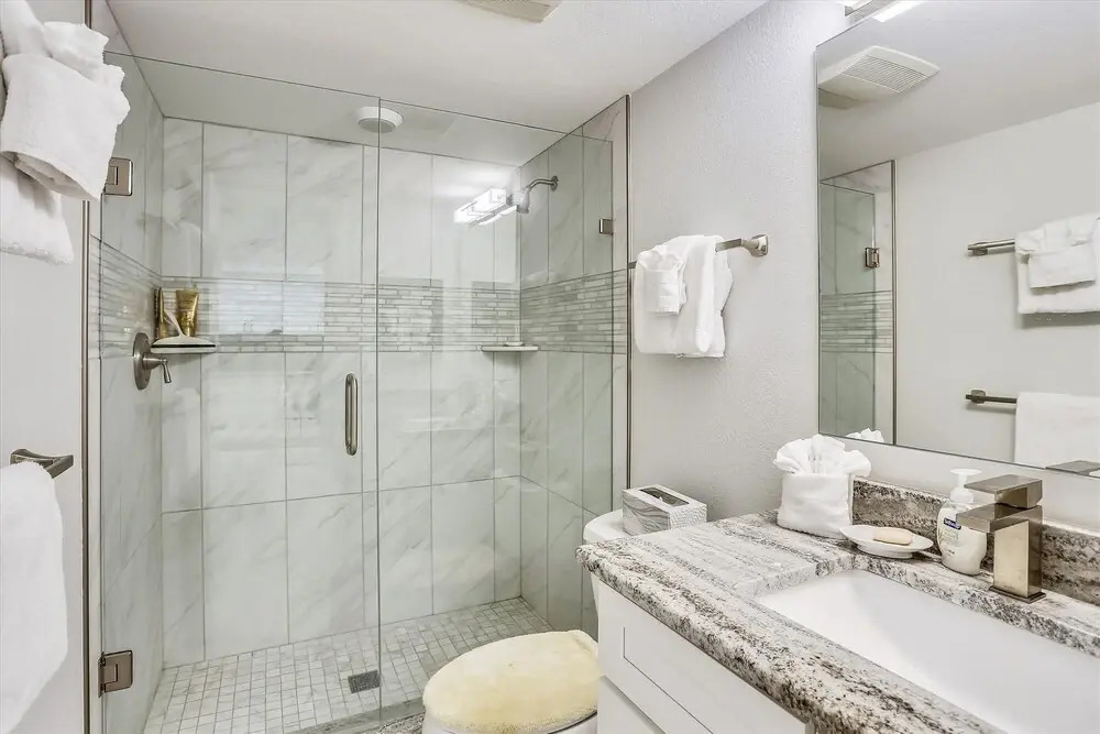 Land's End 303 building 10 All new Fully Updated Bright Granite