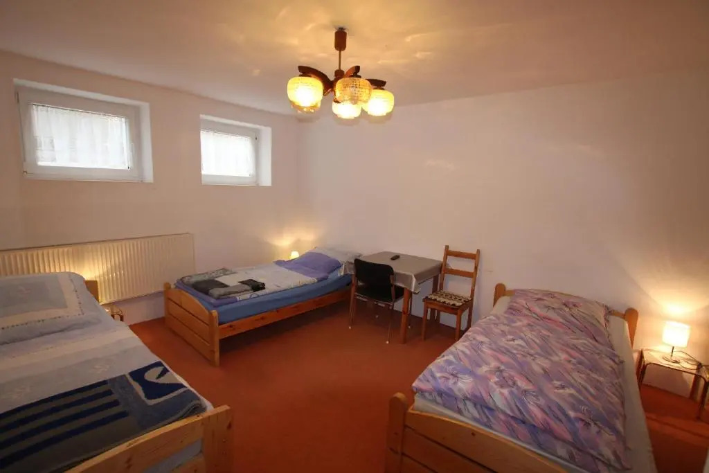 Monteurzimmer - Mittelfeld 005