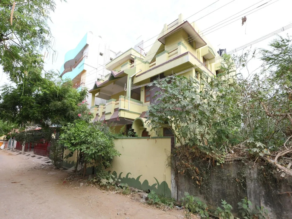 OYO 15128 Home Elegant 2BHK Near Boat House