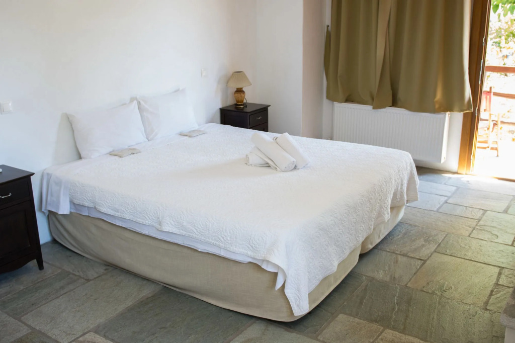 Alkifron Hotel