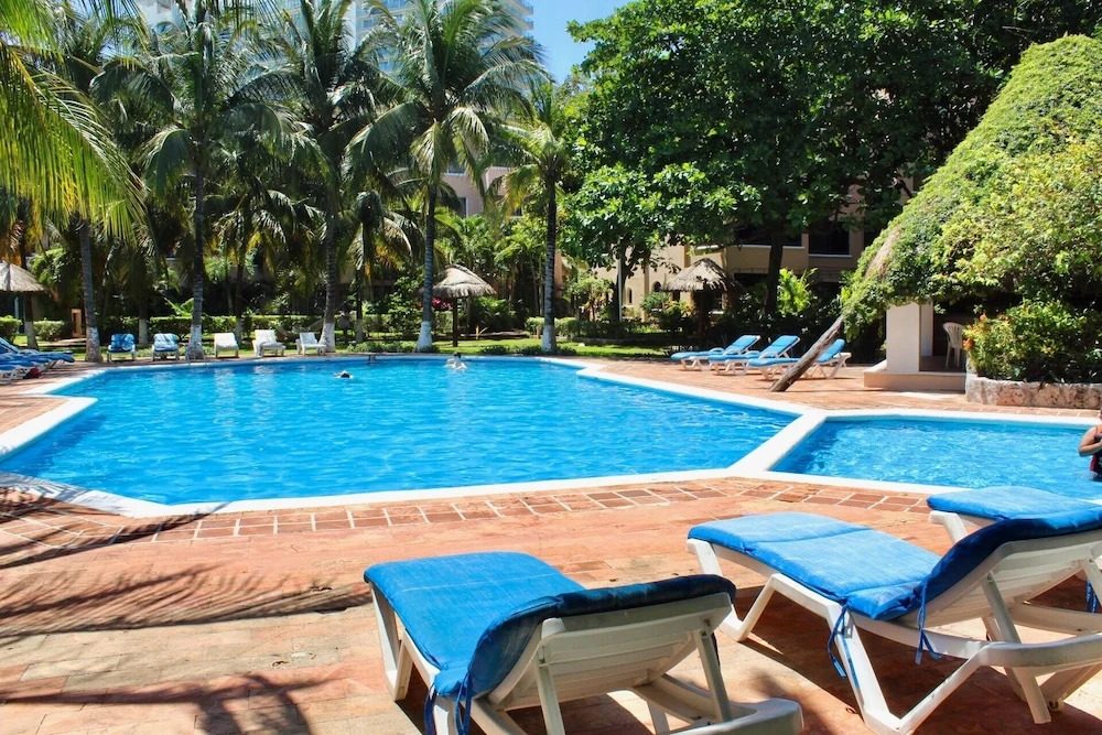 Lovely Luxury Home Near the Beach, 10 ppl