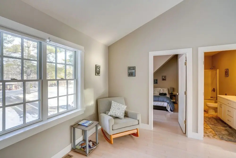 6 Mi to Tanglewood! High-end Lee Apartment