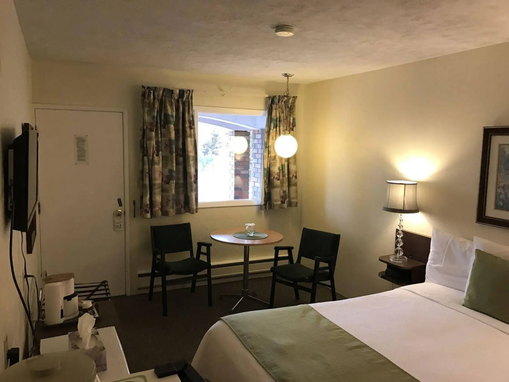 Gables Motel