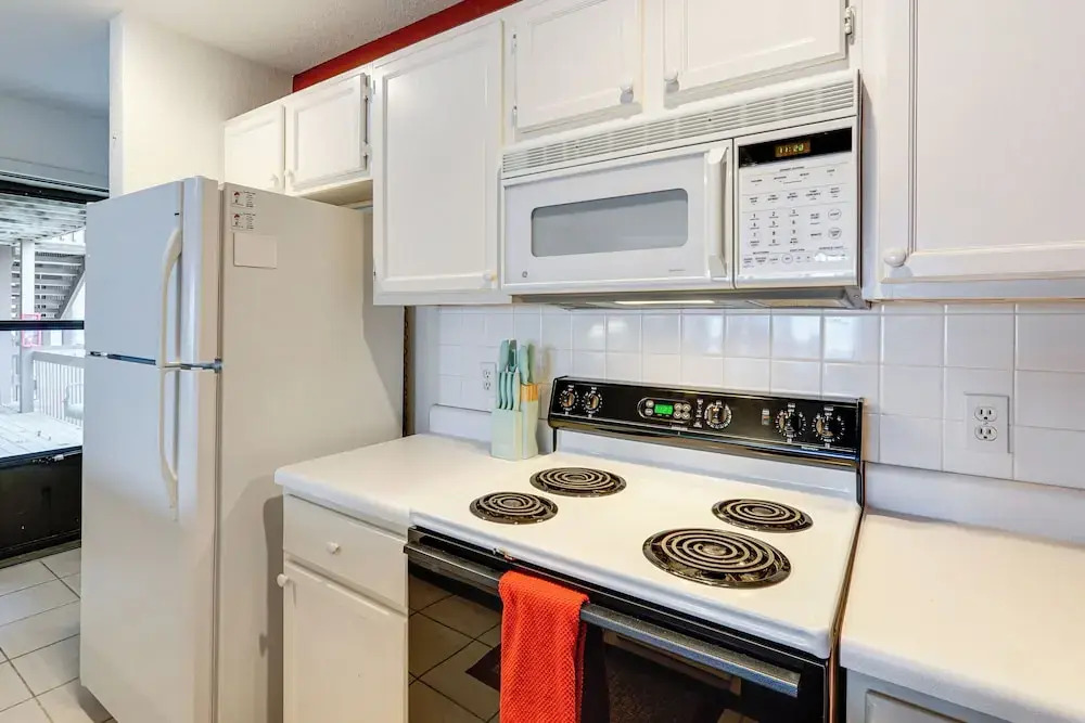 Main Channel View! Condo w/ Dock & Pool Access