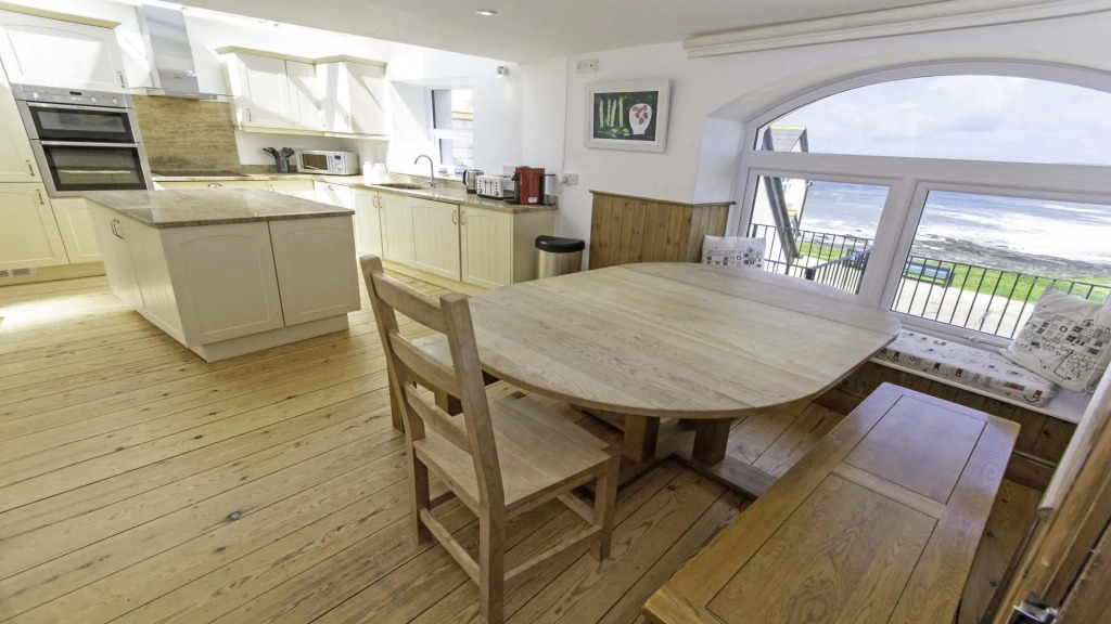 Stables & Breeze | 6 Bedrooms / Sleeps 13 | Sea Views