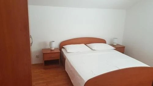 Apartments Jabuka