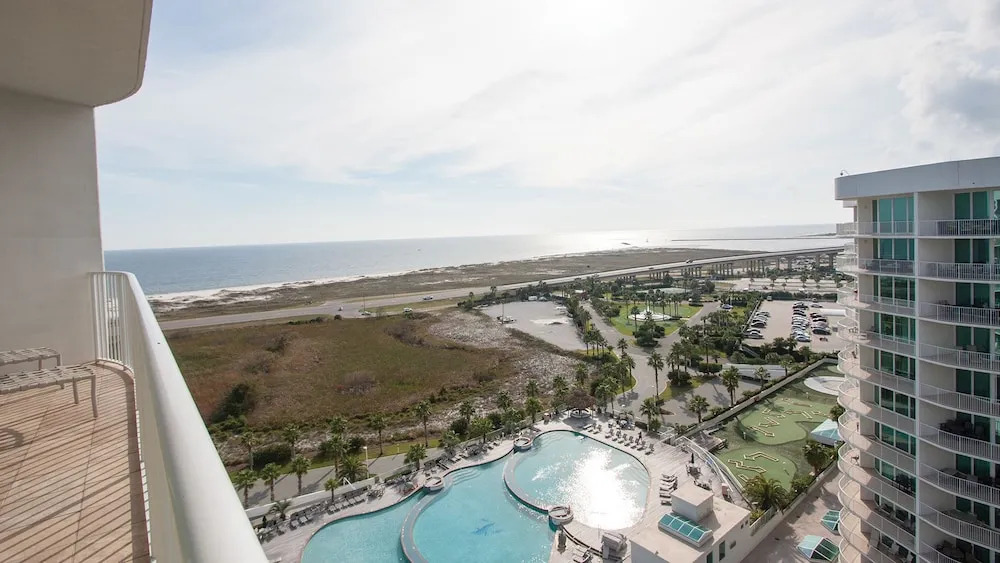 Two Bedroom Penthouse With Spacious Balcony - Unit Crdph16