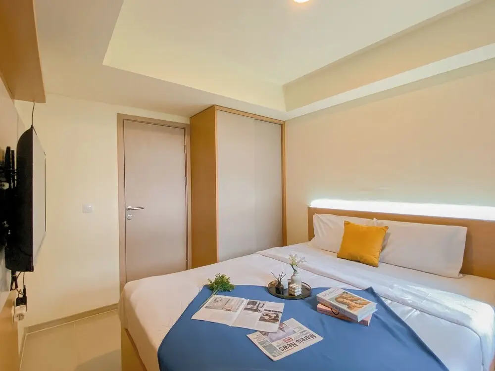 Comfy Warm Tone Studio At Meikarta Apartment