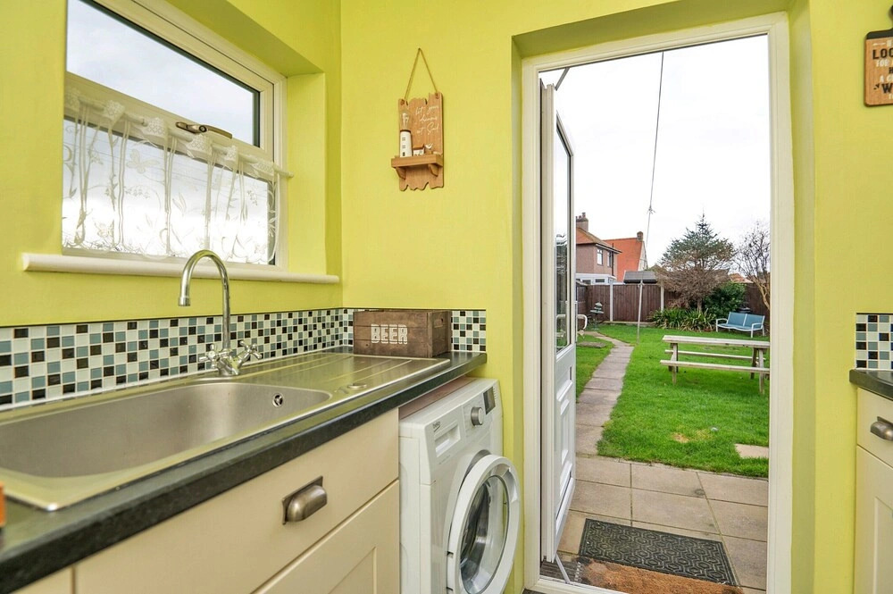 Seaside Getaway in Kinmel Bay, No Deposit