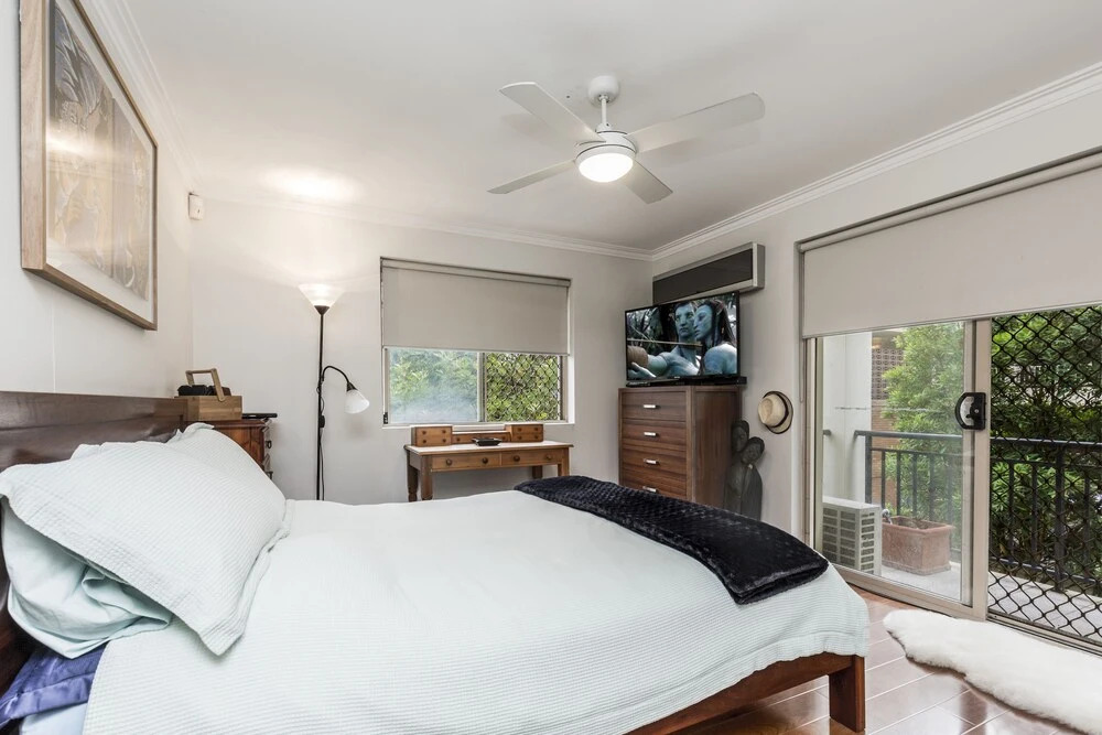 Coogee Beach With AC Close To Beach And City